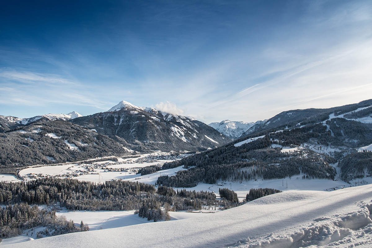 Blick über Flachau im Winter - Skiurlaub im Salzburger Land